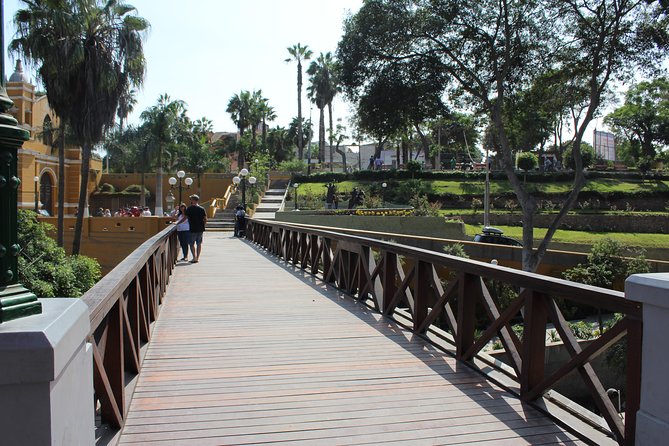 Lima FD Experience Pachacamac, Barranco, City Centre & Water Park - Guides and drivers make the difference