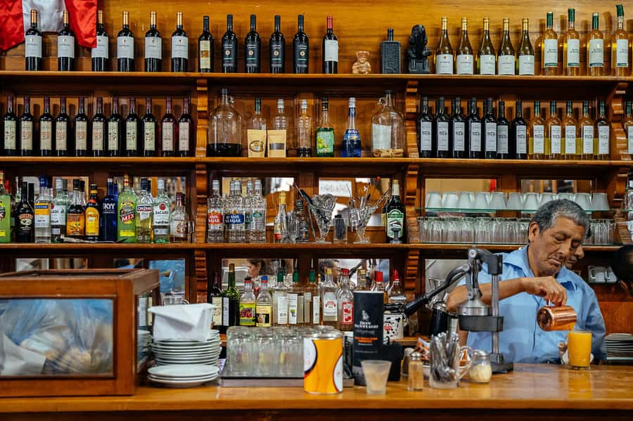 Lima: Flavors and Tradition Walking Tour with Food Tasting - Coffee and a city lesson at Terrua