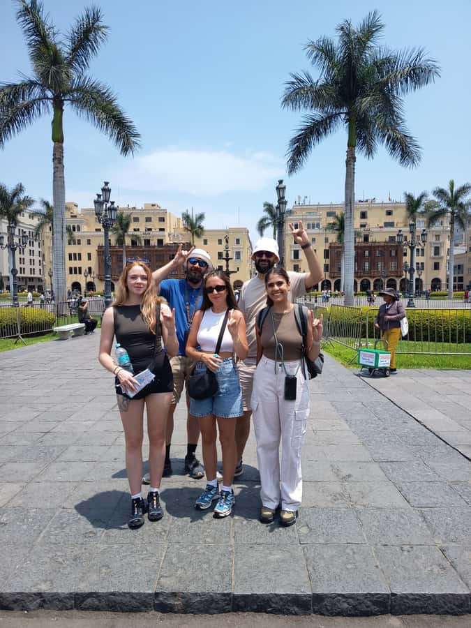 Lima: Historic Center Walking Tour with Pisco Sour Tasting - Taulichusco, the post office, and Santo Domingo