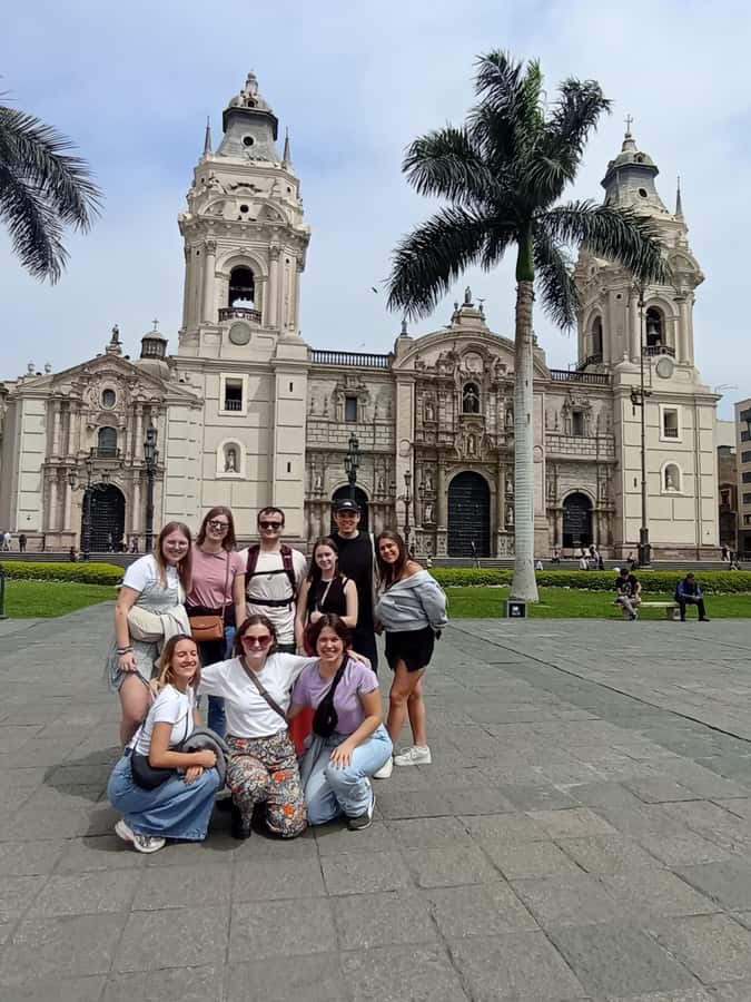 Lima: Historic Center Walking Tour with Pisco Sour Tasting - Desamparados Station and the San Francisco artisan gallery