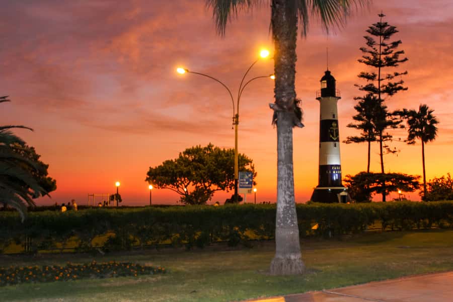 Lima: Historic Downtown, Miraflores & Catacombs Private Tour - Larcomar and Lunch Beside the Pacific