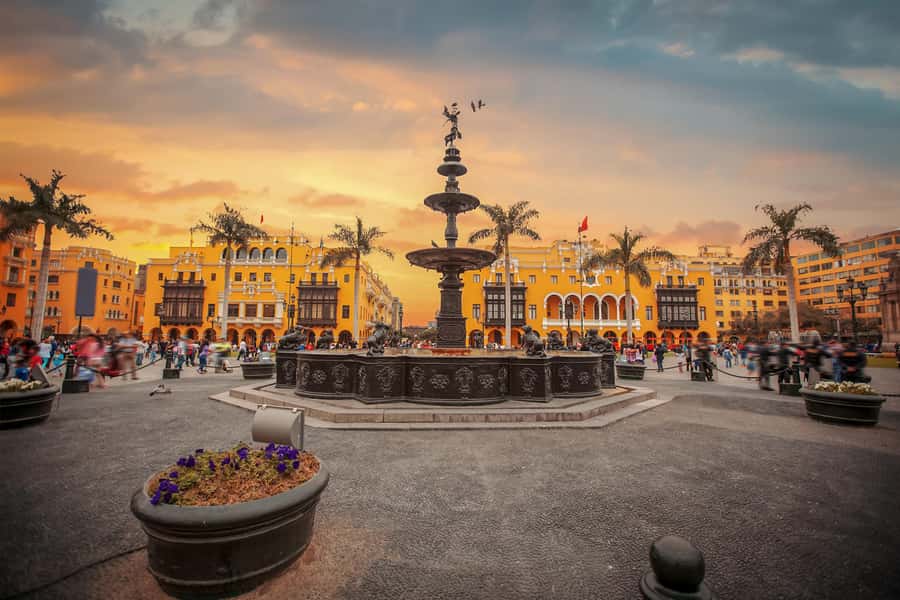 Lima: Historic Downtown, Miraflores & Catacombs Private Tour - Pacific Views at Parque del Amor