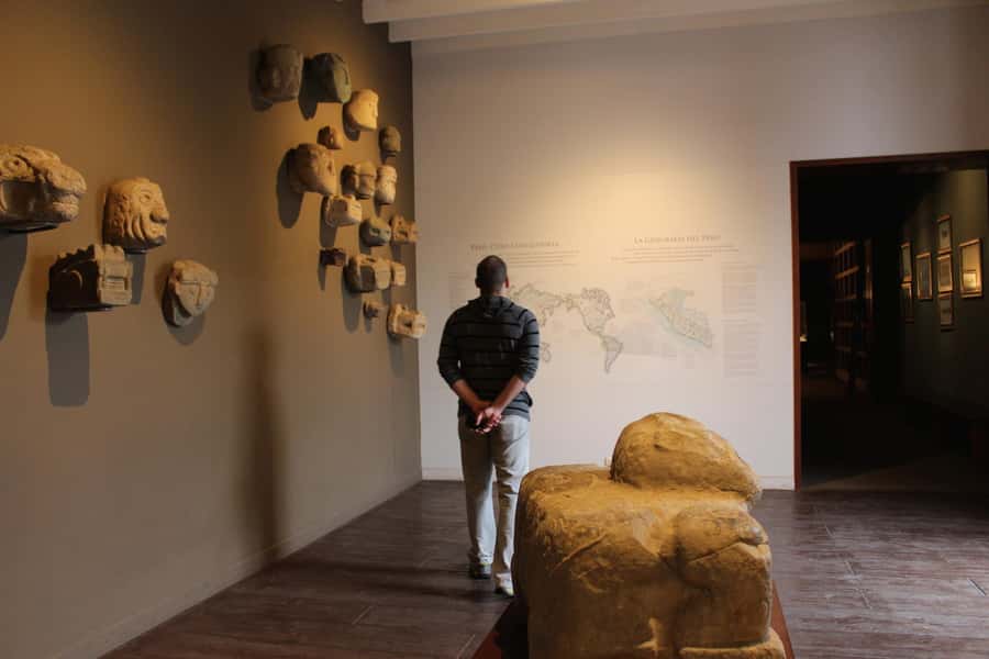 Lima: Huaca Ruins and Larco Museum at Night with Dinner - Why this four-hour evening works in Lima