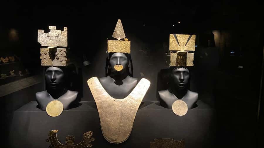 Lima: Huaca Ruins and Larco Museum at Night with Dinner - Who should book this evening?