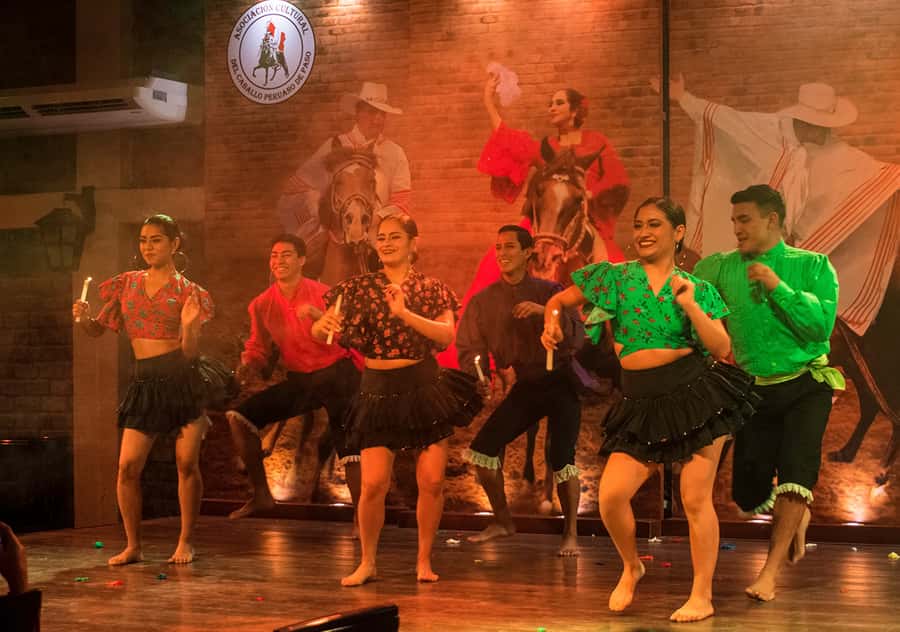 Lima: Magic Water Circuit and Dinner Show Tickets - The drive from Barranco to central Lima