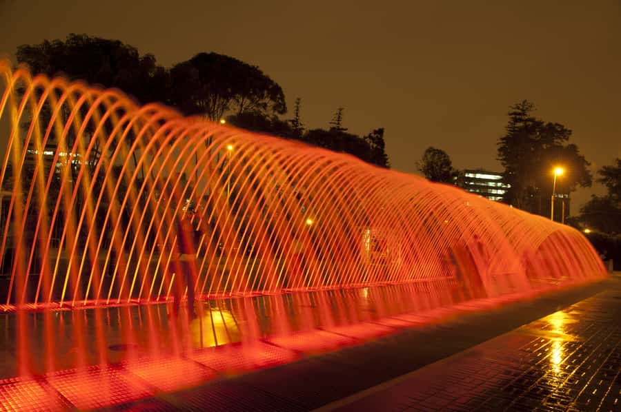 Lima: Magic Water Circuit with Dinner - The guides can make a real difference