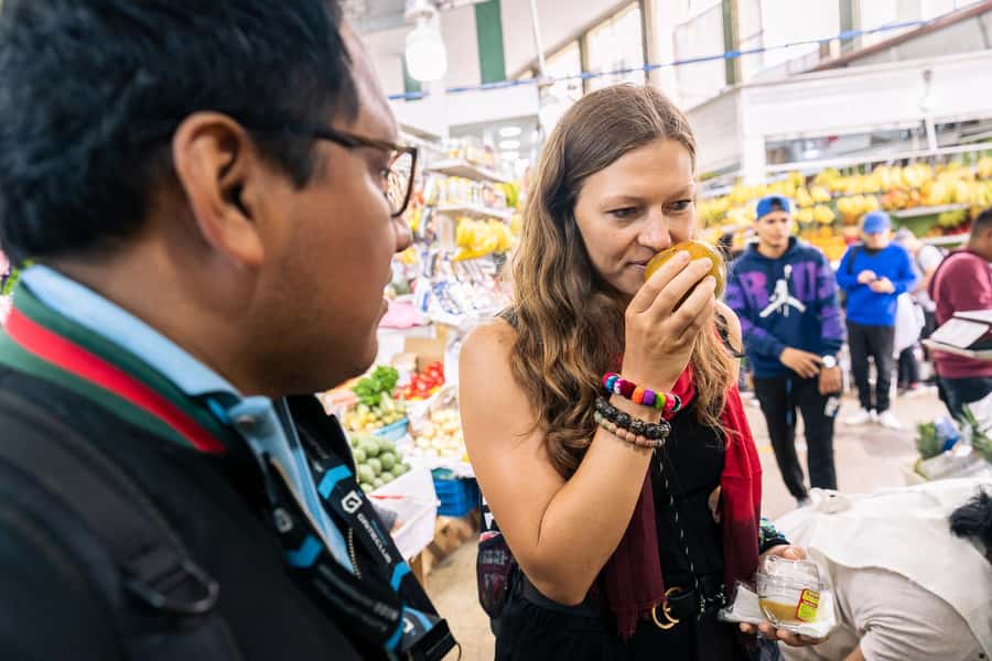 Lima: Miraflores Trending Flavors Half-Day Walking Tour - Manolo and the final churro