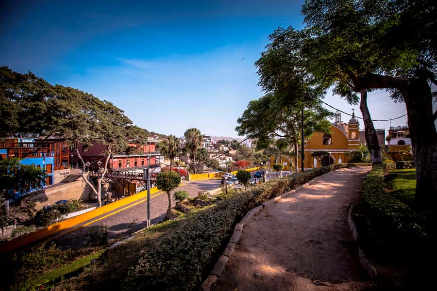 Lima: Pachacamac Ruins & Barranco Half-Day Guided Tour - Pachacamac: a religious center used for centuries
