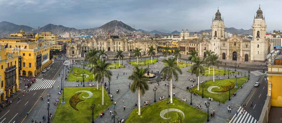 Lima: Private Classic City Tour - Catching the Government Palace guard change at noon