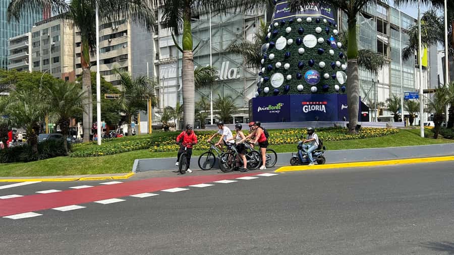 Lima: Sightseeing Bike Tour with Food and Drink Tastings - What $65 Buys You in Four Hours