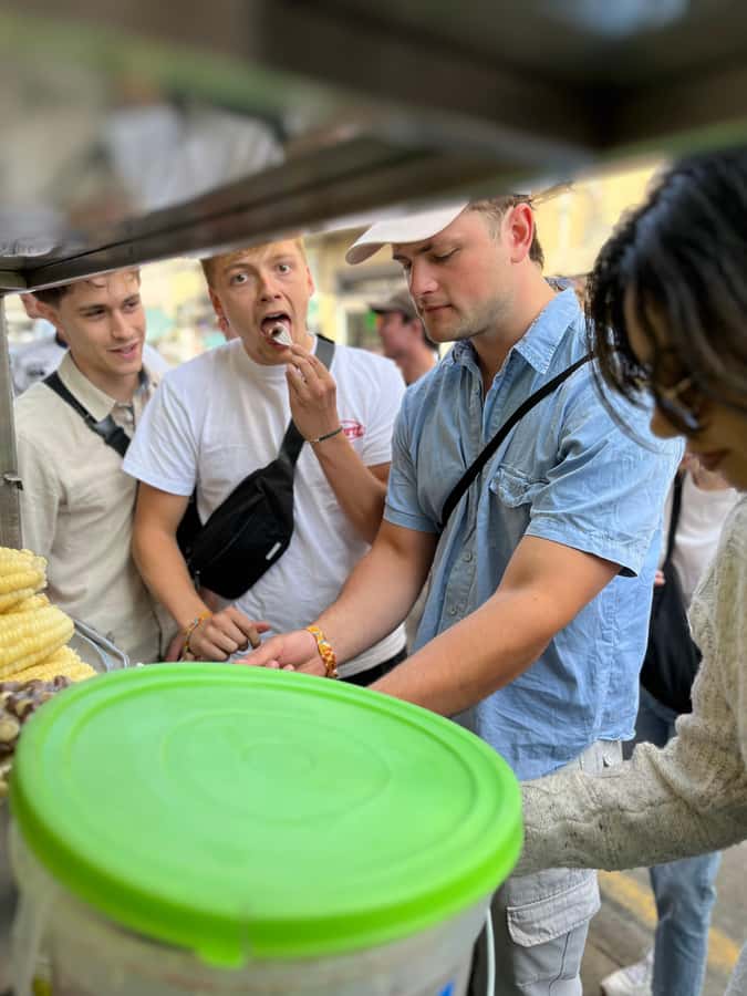 Lima Street Food: A gastronomic adventure through the city. - The Guides Make the Difference