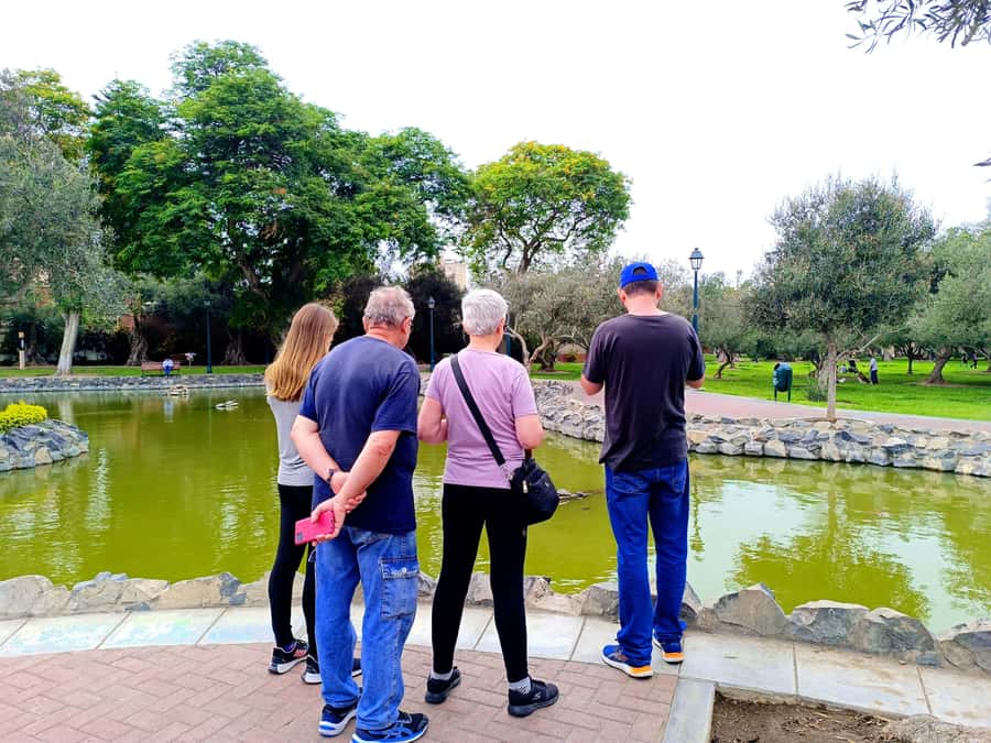 Lima: Tour in Miraflores, San Isidro, Barranco & Chorrillos - Kennedy Park and Parque del Amor in Miraflores