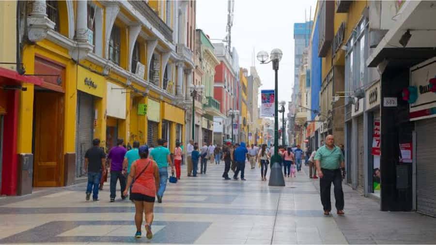 LIMA WALKING TOUR CATACOMBS FROM MIRAFLORES, HISTORICAL CENTER, WINES+BUS - Santo Domingo adds another religious landmark