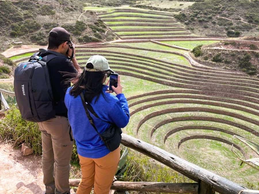Machu Picchu: Chinchero, Maras, Moray & Machu Picchu 2 days - The guides are a major part of the experience