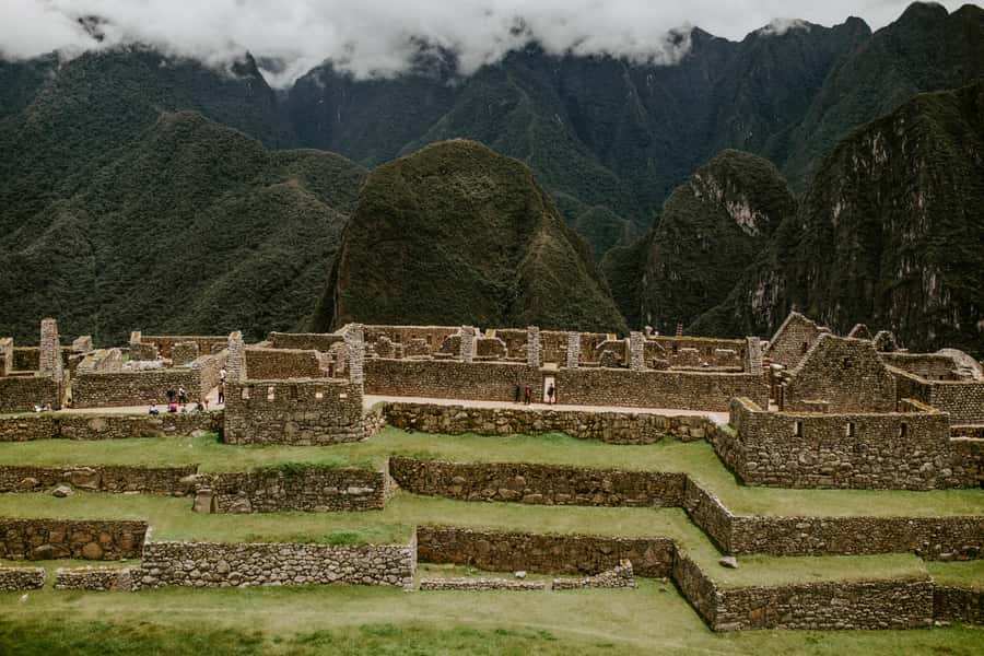 Machu Picchu: Full-Day Tour from Cusco with Optional Lunch - Languages, group size, and guide quality