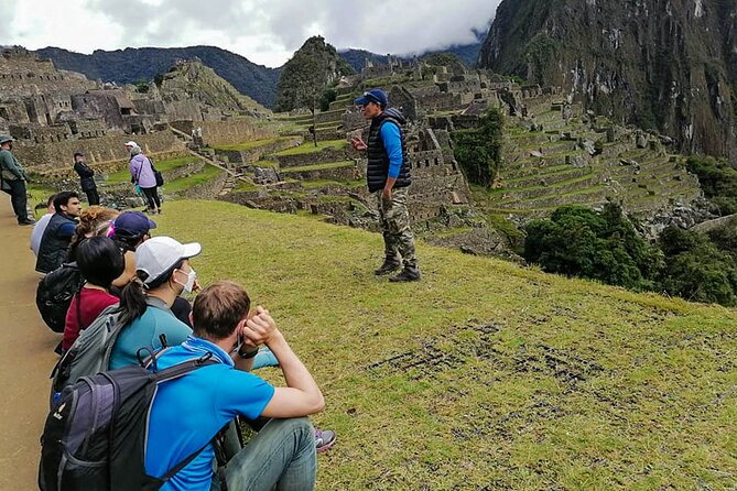 Machu Picchu full day trip from Cusco - The 1.5-hour Expedition Train to Aguas Calientes
