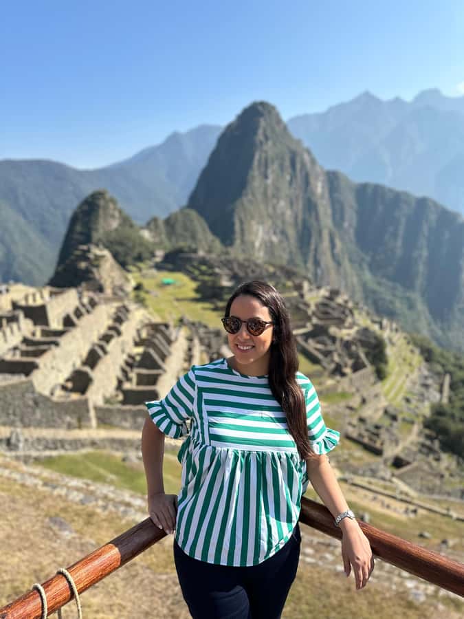 Machu Picchu: historical and photographic guided tour - Languages, access, and booking flexibility