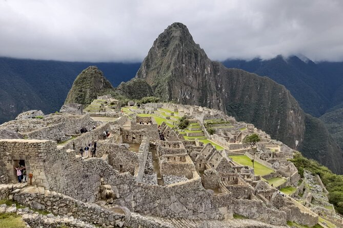 Machu Picchu Private Archaeological and Historical Guided Tour - Waiting for fog and making the most of changing weather