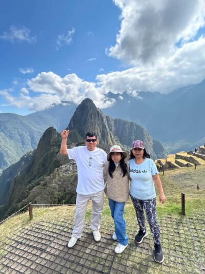 Machu Picchu: Private Tour Guide Service for up to 15 people