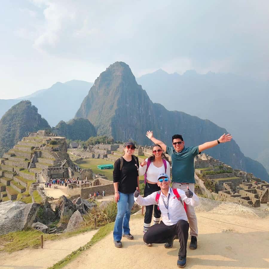 Machu Picchu: Tour Guide Service & Entrance Ticket Circuit-2 - Circuit 2: Two and a half hours inside Machu Picchu