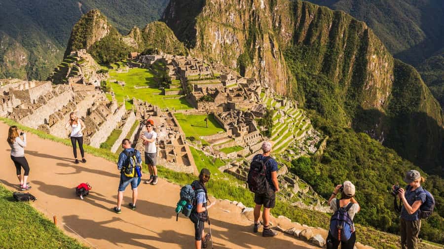 Machu Picchu: Tour Guide Service & Entrance Ticket Circuit-2 - Handling disruptions and tight schedules