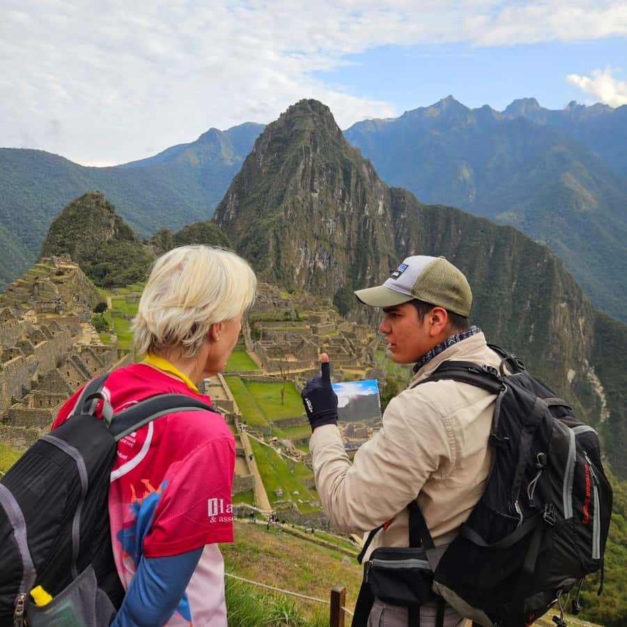 Machu Picchu: Tour Guide Service & Entrance Ticket Circuit-2 - Meeting the guide at the sanctuary entrance