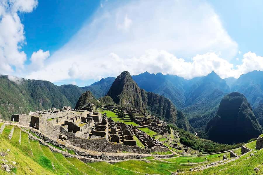 Machupicchu 2025: The best ticket Circuit 2 - The meeting point and the role of the guide