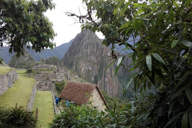 Machupicchu Guide Service - The route through Mariposario and Aguas Calientes