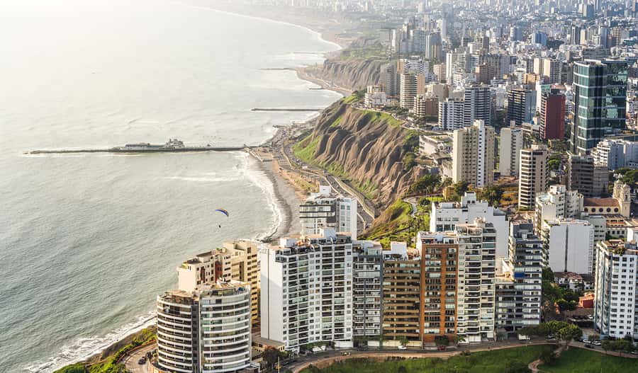 Miraflores & Barranco: Lima’s Modern and Bohemian Tour - The Bridge of Sighs is Barranco’s signature stop