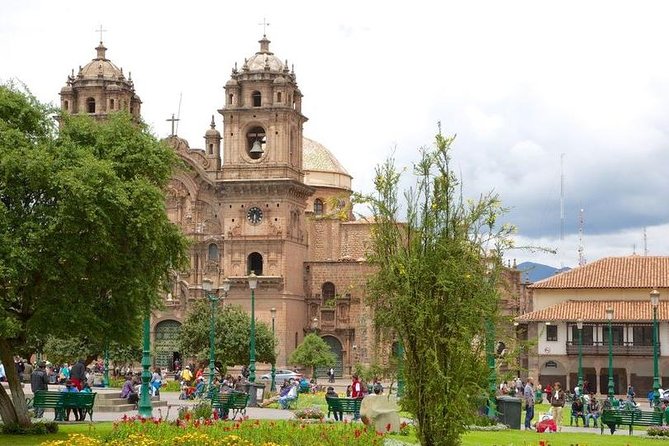 Open Bus Cusco City Tour - The Christ statue and Cusco from above