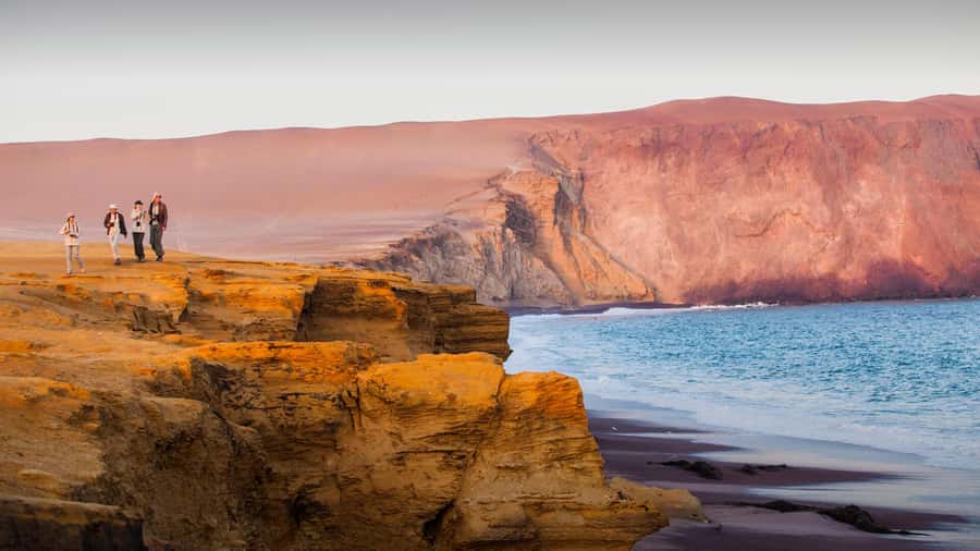 PARACAS|| Sunset trekking in the Paracas National Reserve - Walking the beaches and cliff paths