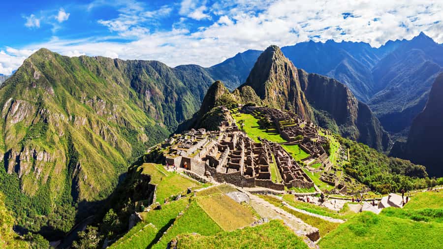 Private & Flexible 3-Hour Guided Tour of Machu Picchu - Walking through Machu Picchu in three hours