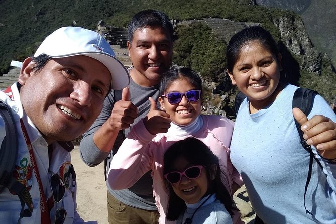 Private Tour Guide in Machupicchu from Aguas Calientes. - Entering Machu Picchu with the correct circuit