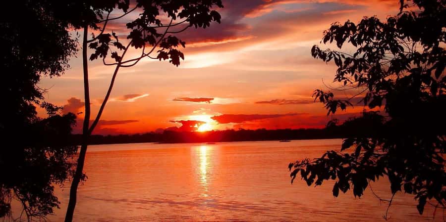 Puerto Maldonado: 3-hour sunset boat ride - Watching the sunset on the Madre de Dios River