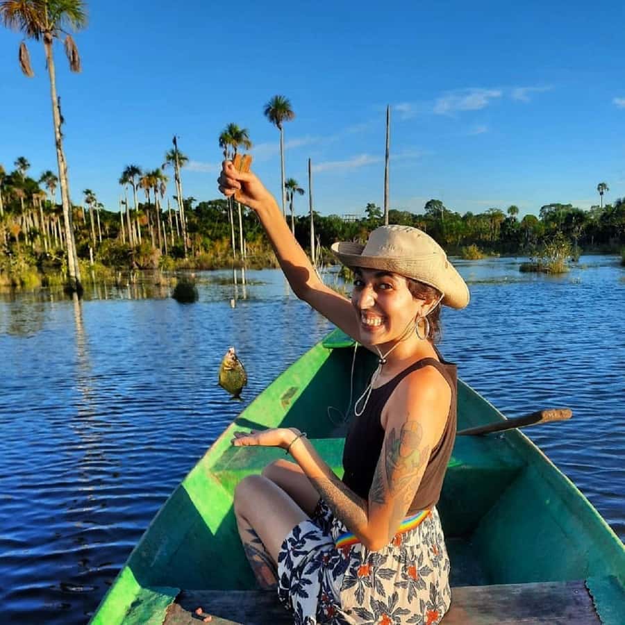 Puerto Maldonado: Lake Yacumama sunset and piranha fishing - Parrots, Macaws, and the Evening Bird Show