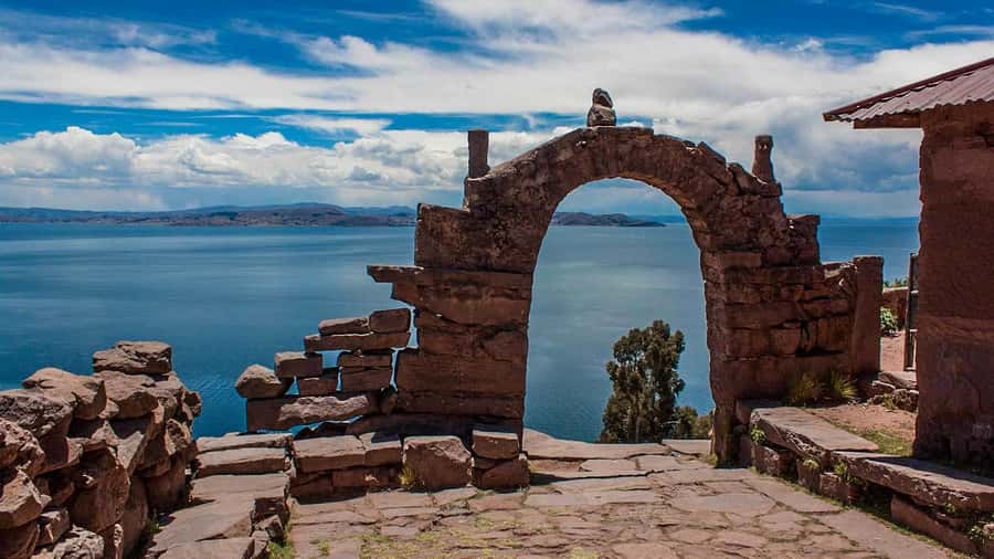 Puno: Full-Day Tour of Lake Titicaca and Uros & Taquile - Guides, group rhythm, and the real pace