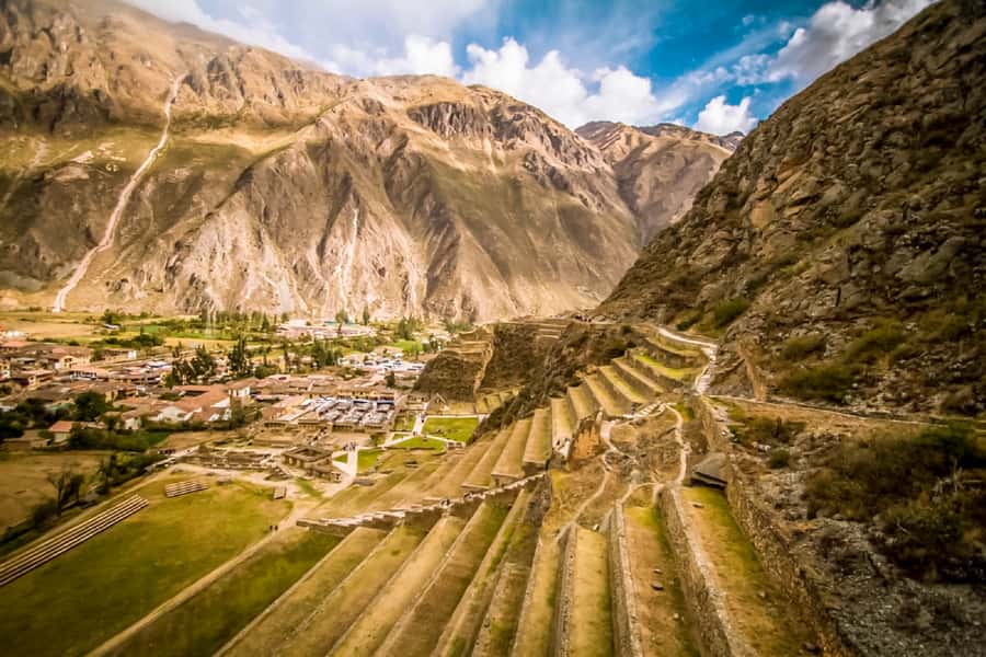 Sacred Valley: Ollantaytambo, Chinchero And Yucay With Lunch - Chinchero: markets, weaving, and mountain views