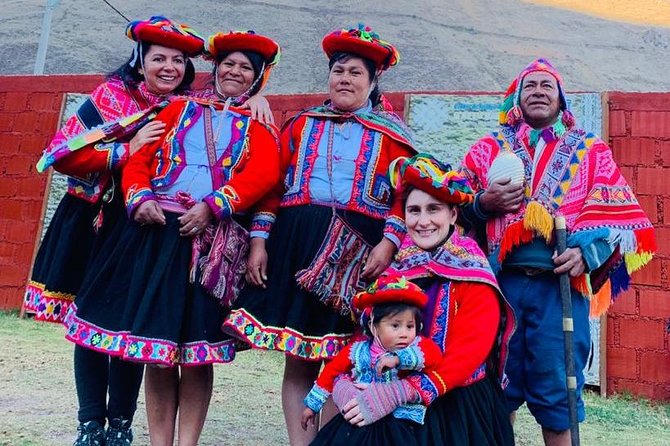 Sacred Valley Textile Workshop – Dyeing & Weaving in Cusco - Lunch, conversation, and a slower afternoon
