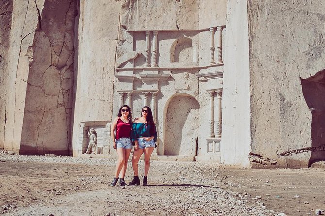 Sillar Route in Arequipa and viewpoint of the Volcanoes - Stop three: the Ruta del Sillar and Culebrillas canyon