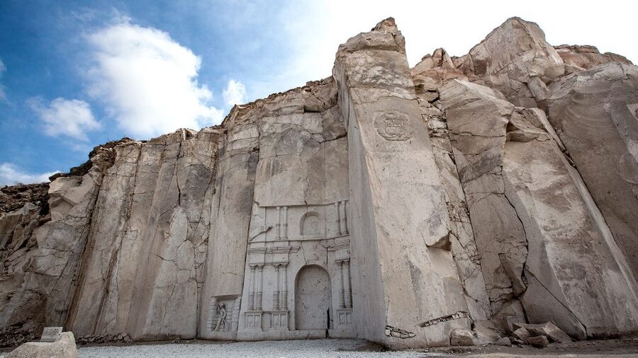 Sillar Stone Tour from Arequipa - Watching the masons shape volcanic stone