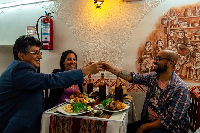 The 10 Tastings of Cusco With Locals: Private Food Tour - Around Tambomachay: the empanada-style snack