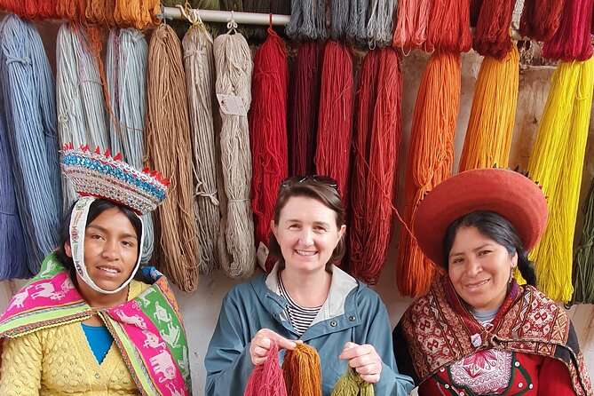 The Textile Workshop Experience in Cusco Region - Spinning fiber by hand with a simple tool
