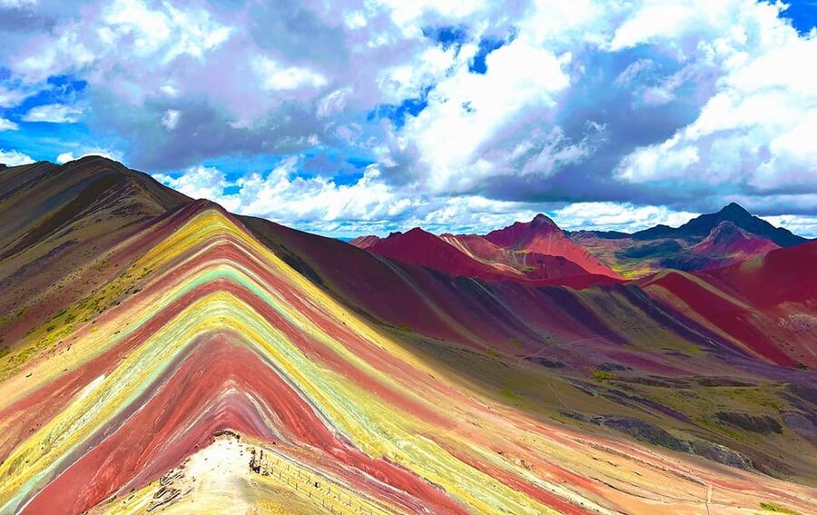 Tour de un día a la Montaña del Arco Iris y el Valle Rojo - Reaching Rainbow Mountain at 5,036 meters