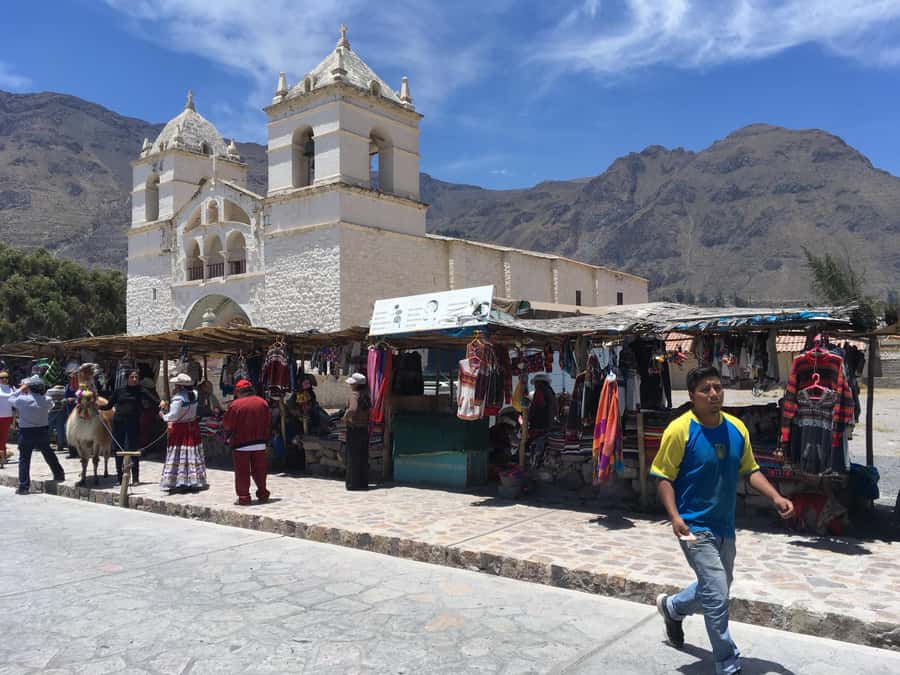 Tour Fullday Colca Canyon with Breakfast and Typical Lunch - Cruz del Cóndor and the Colca Canyon