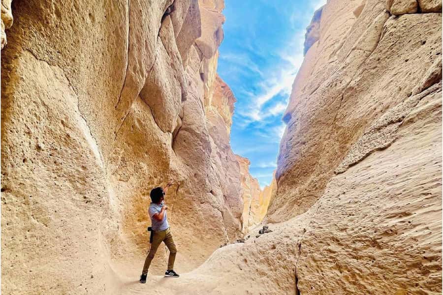 Tour + Hike to the Sillar Route and Culebrillas in Arequipa - Why Arequipa’s white stone matters