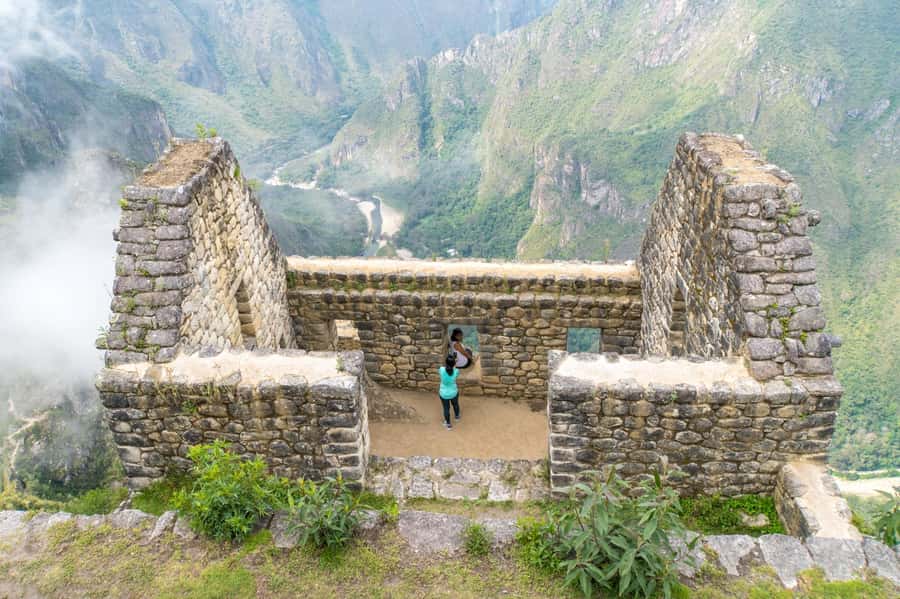 Tour Machu Picchu + Mountain of Huayna Picchu 2 days - Aguas Calientes thermal waters