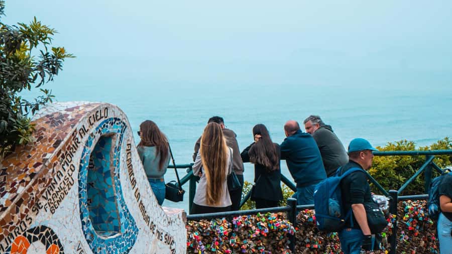 Tour Panorámico en Miraflores en Scooter Eléctrico - Starting at Selina Hostel at 10:30 AM