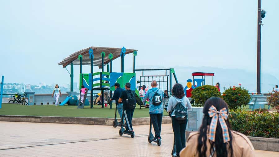 Tour Panorámico en Miraflores en Scooter Eléctrico - What the $50 price really covers