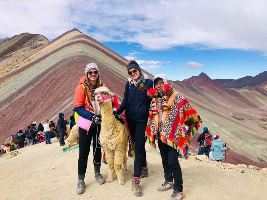 Tour Rainbow Mountain - Time for photos at Rainbow Mountain