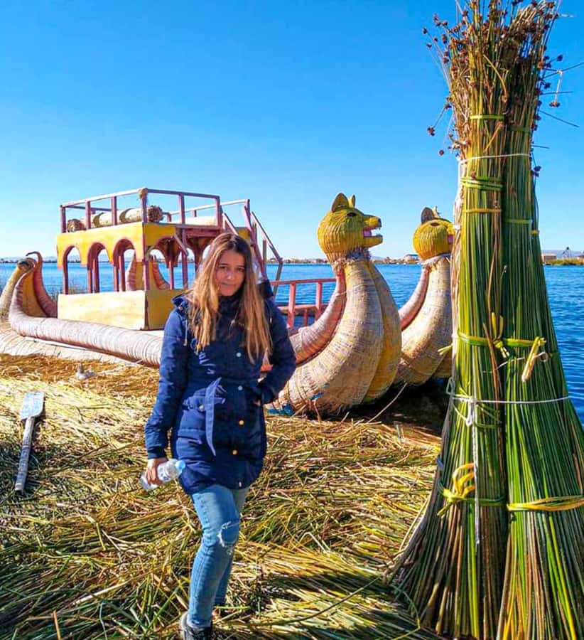 Uros Floating Islands Tour in Puno - Crafts, shopping, and keeping the visit comfortable